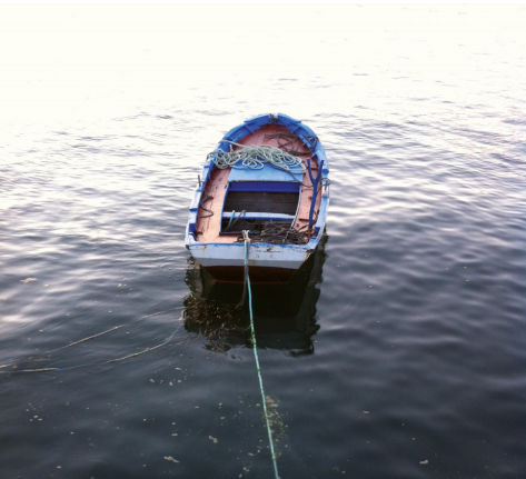 barque dans l'eau