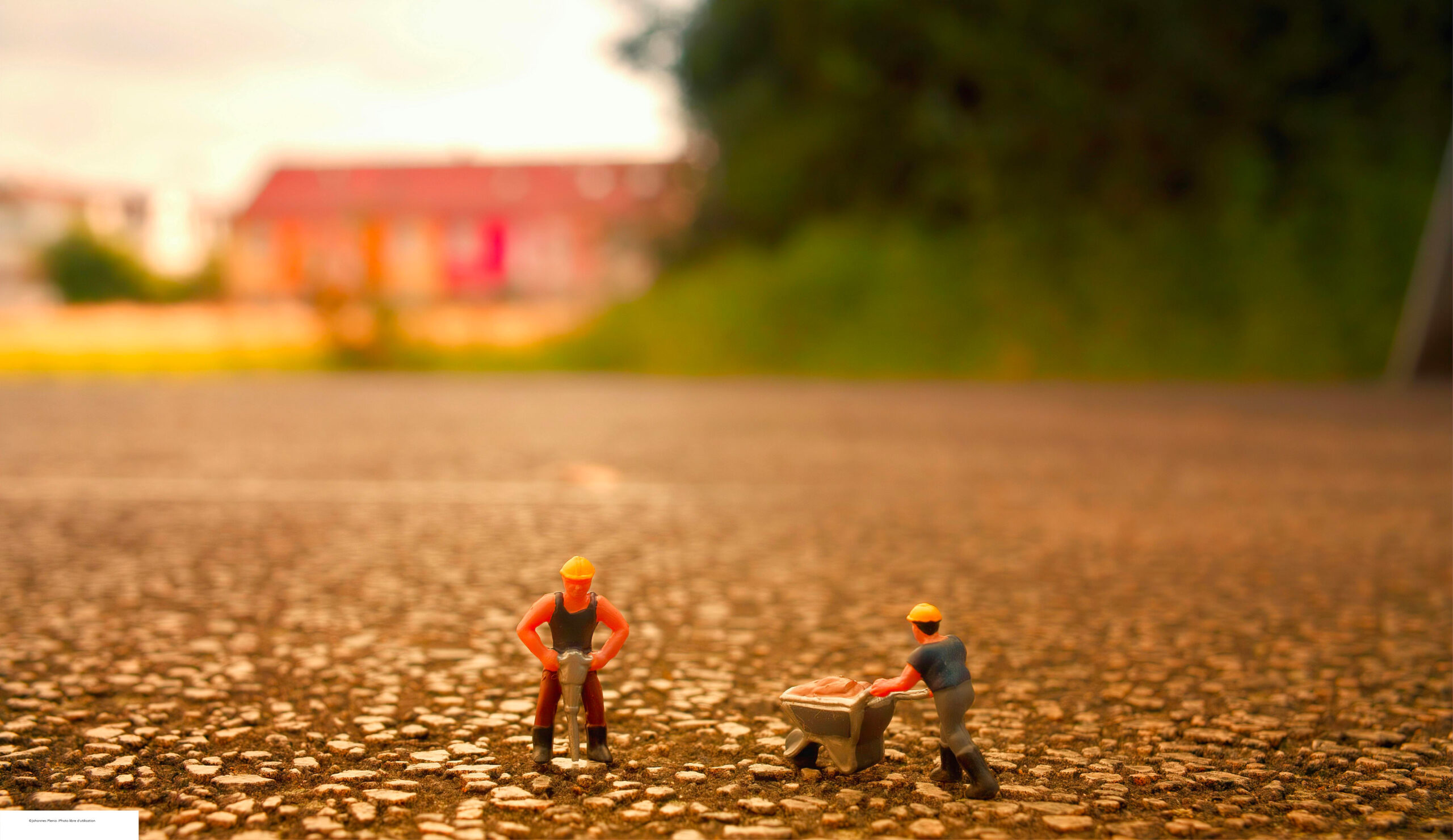 Page en construction - photo libre d'utilisation - Johannes Plenio